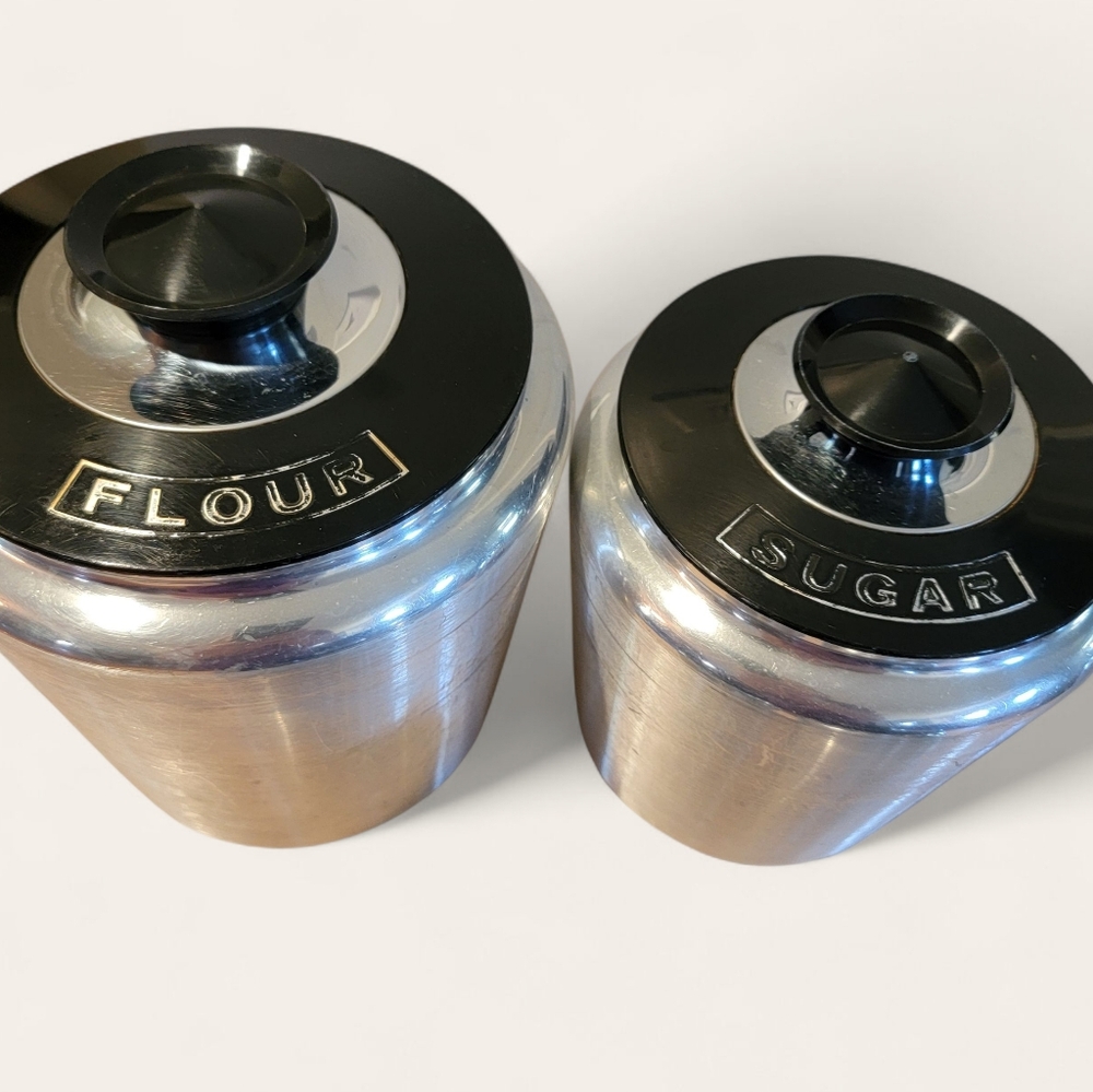 Vintage Kromex Aluminum Round Kitchen Canister Set of 5‎ - Picture 4 of 11